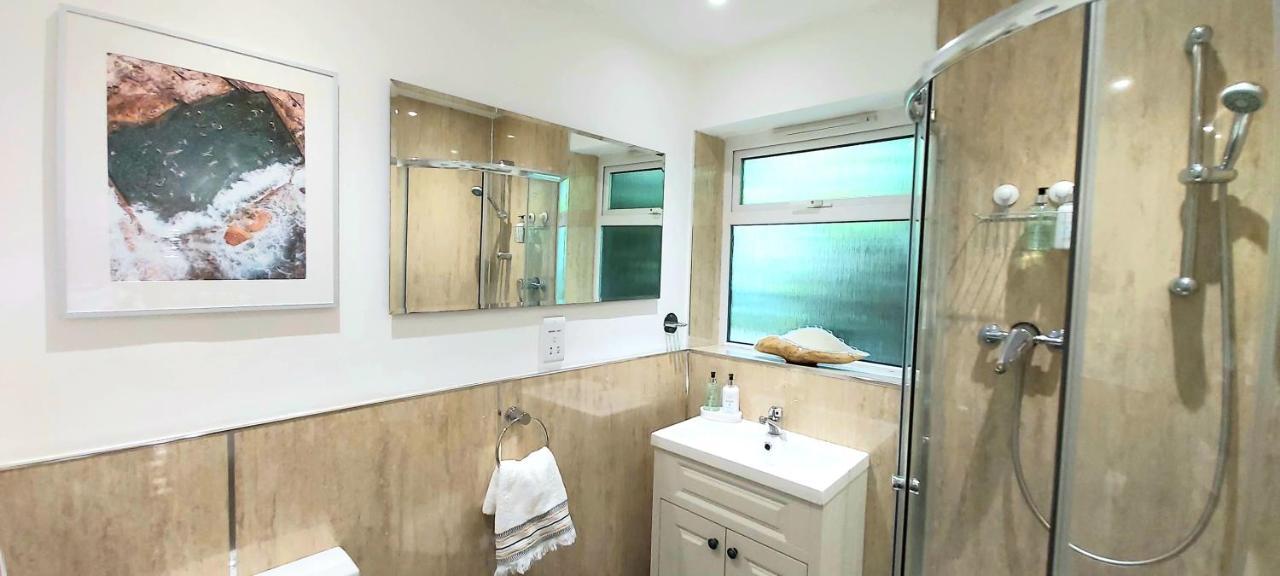Kindly Light House, Borth-y-gest Holiday home *