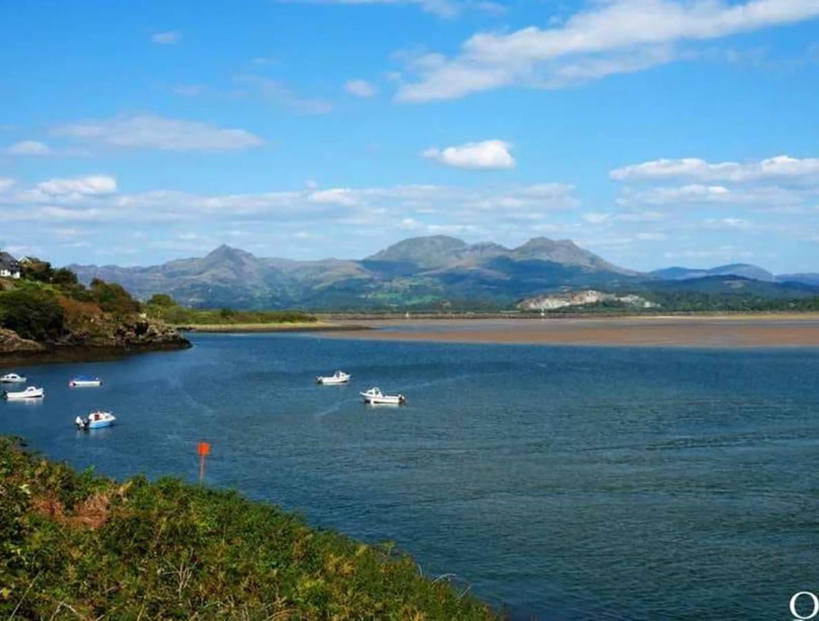 Kindly Light House, Borth-y-gest * Porthmadog